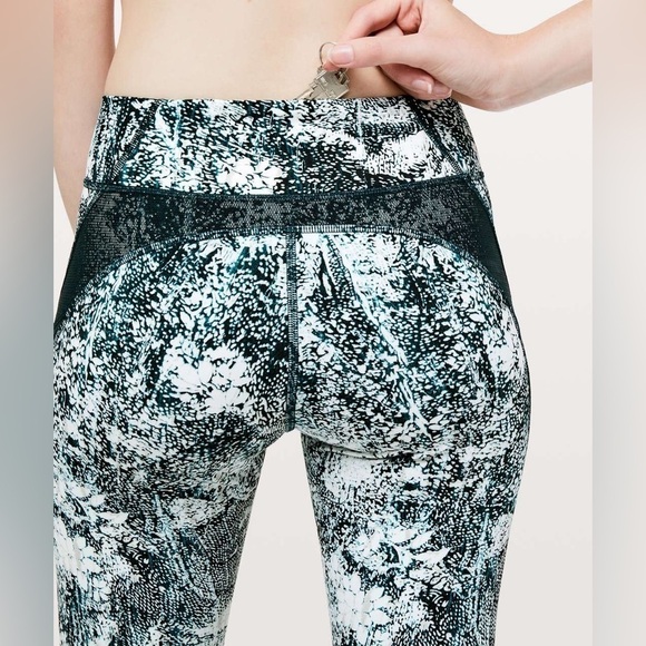 Lululemon Never Still Crop *21" - Picture 4 of 7